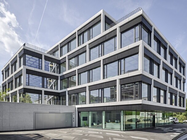 Finance Specialist, 1. Bild